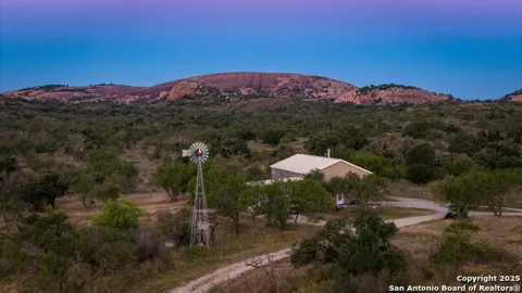 7702 ranch road 965